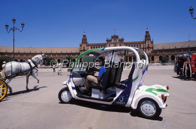 espagne andalousie 28.JPG - Place d'EspagneVoiturette électriqueSéville (Sevilla)AndalousieEspagne